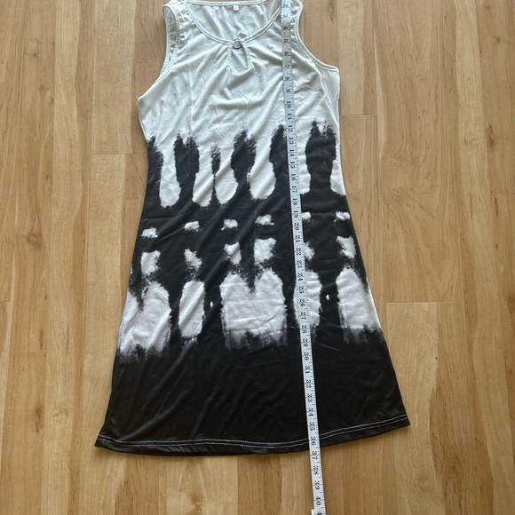 NWOT summer dress, black and white sleeveless - Picture 8 of 8